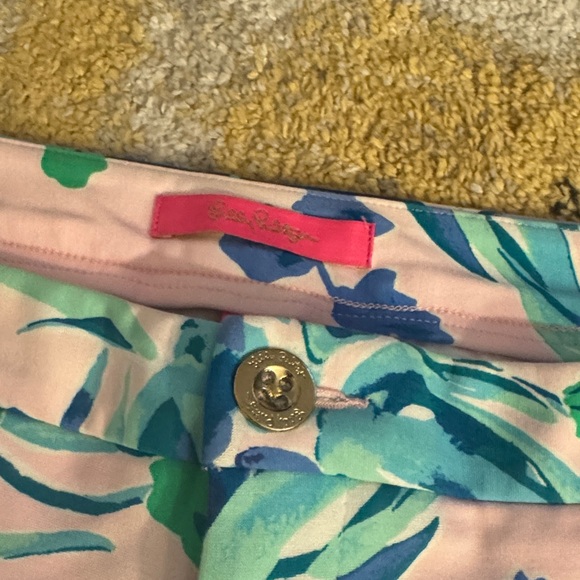 Lilly Pulitzer pink/blue Buttercup Scalloped Shorts Size 8 - Picture 2 of 3
